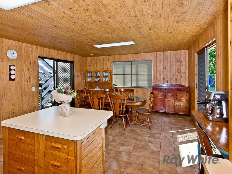 27 Kate Street, Shorncliffe QLD 4017