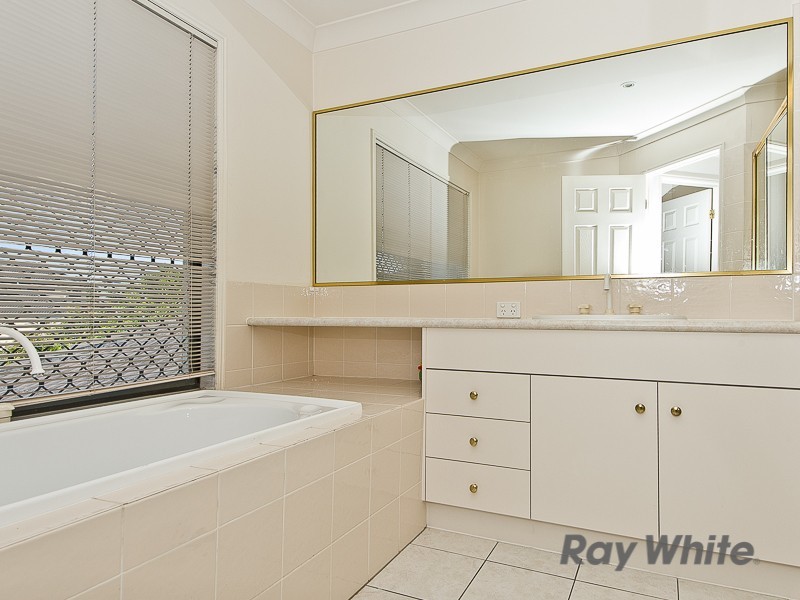 20 Lochside Drive, North Lakes QLD 4509