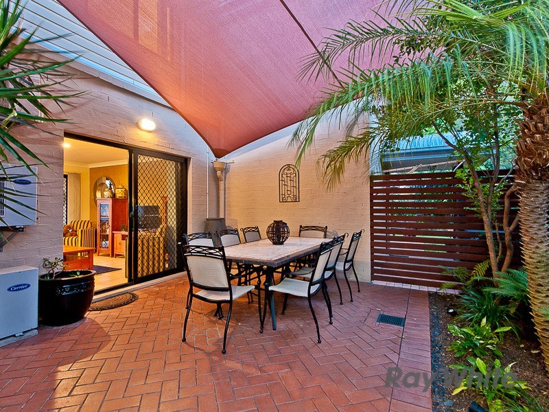 2/21 Burnaby Terrace, Gordon Park QLD 4031
