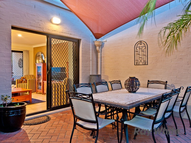 2/21 Burnaby Terrace, Gordon Park QLD 4031