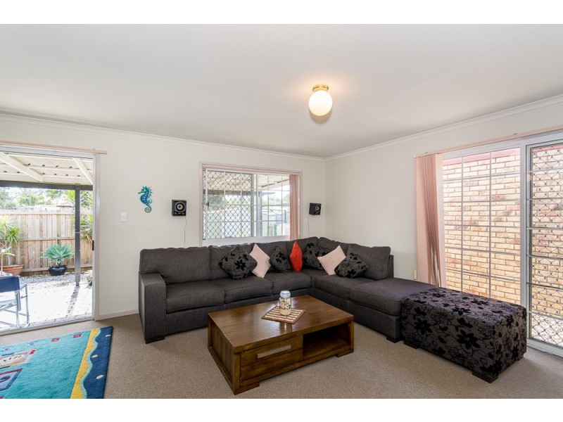 2/6 Desert Willow Way, Fitzgibbon QLD 4018