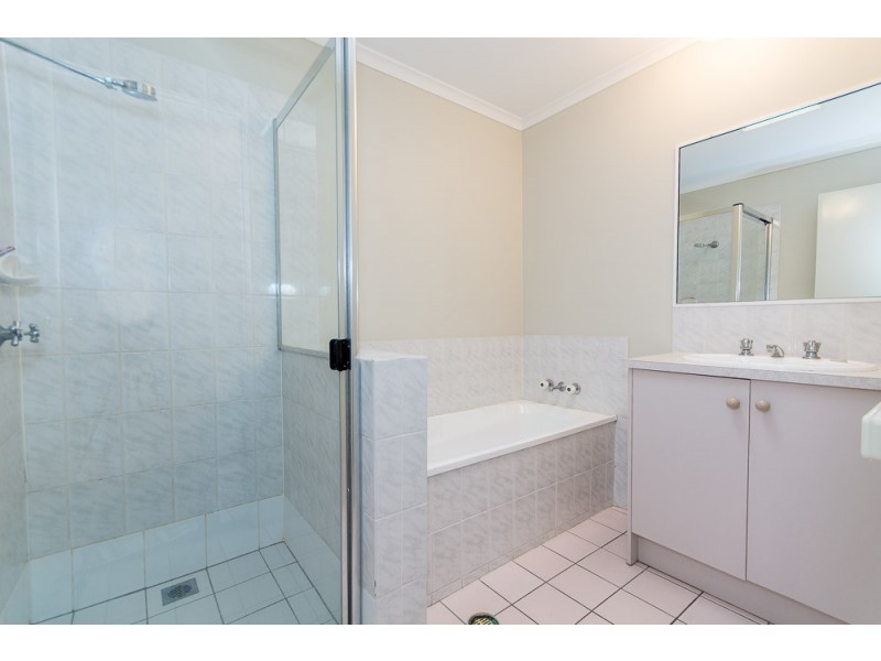 2/6 Desert Willow Way, Fitzgibbon QLD 4018