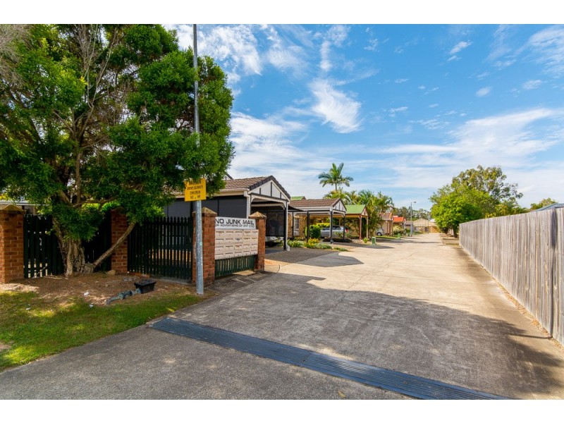 2/6 Desert Willow Way, Fitzgibbon QLD 4018