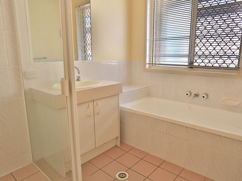 76 Silky Oak Circuit, Fitzgibbon QLD 4018