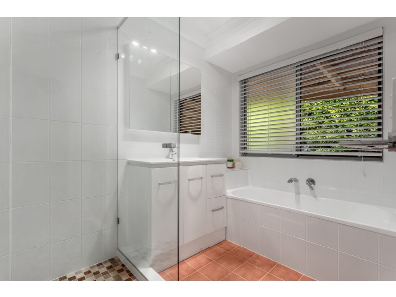 4 Silver Gum Court, Albany Creek QLD 4035