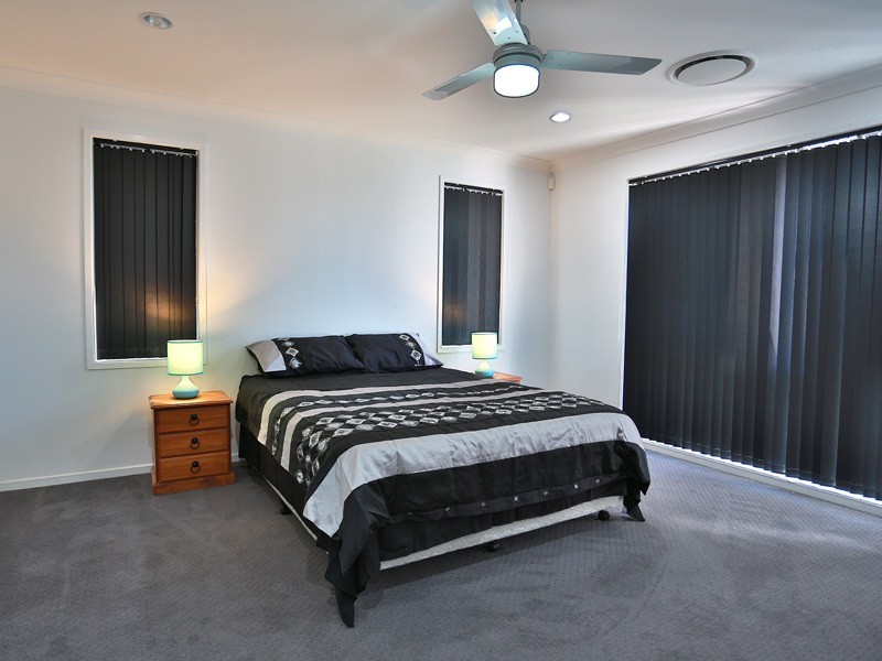 3 Ravenbourne Street, Fitzgibbon QLD 4018