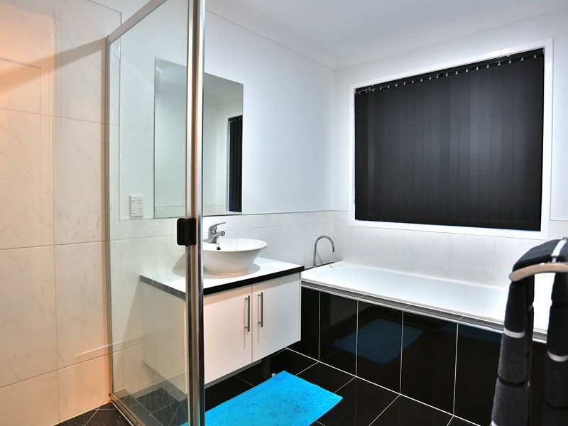 3 Ravenbourne Street, Fitzgibbon QLD 4018