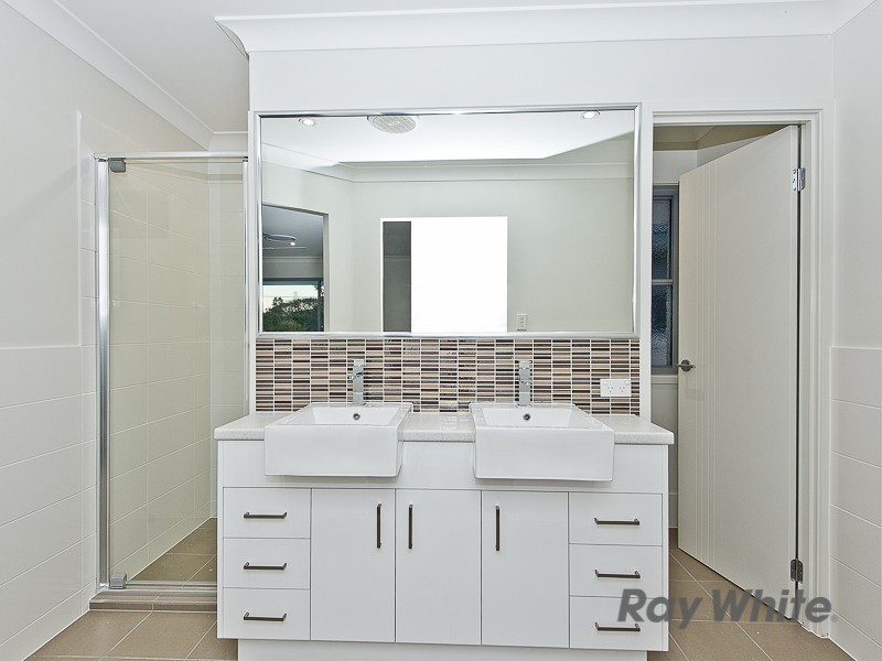 11 Tyler Street, Northgate QLD 4013