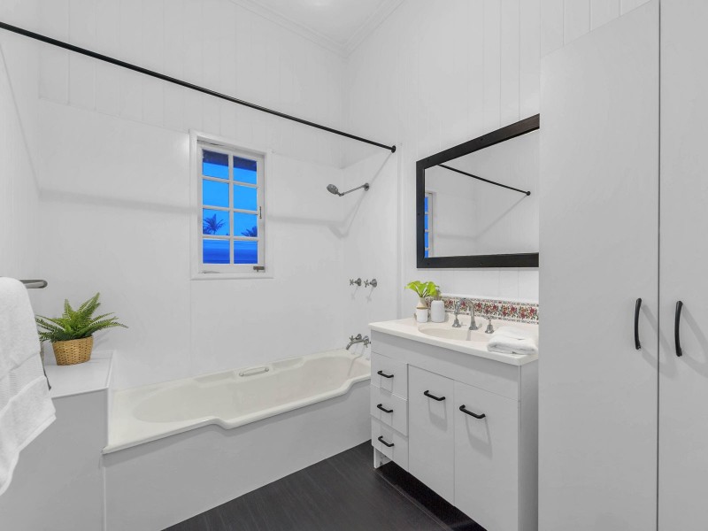 15 Larwill Avenue, Northgate QLD 4013