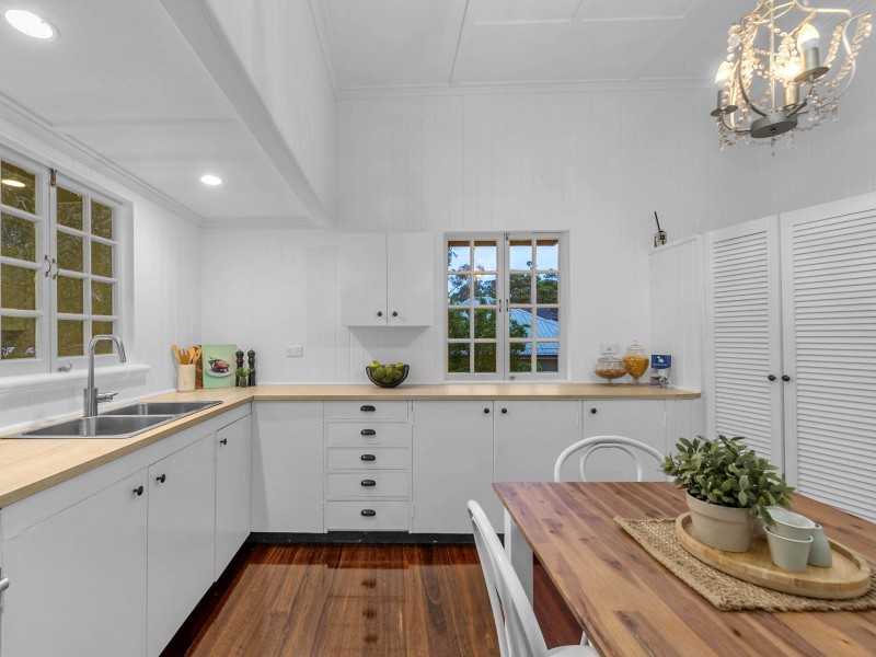 15 Larwill Avenue, Northgate QLD 4013