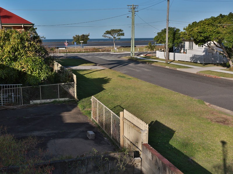 32 Eleventh Avenue, Brighton QLD 4017