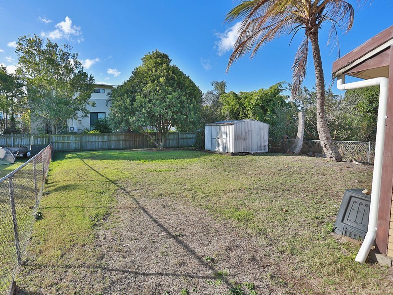 32 Eleventh Avenue, Brighton QLD 4017
