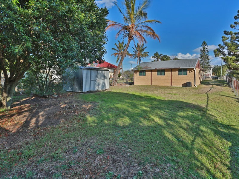 32 Eleventh Avenue, Brighton QLD 4017