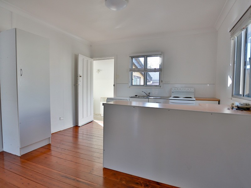 32 Eleventh Avenue, Brighton QLD 4017