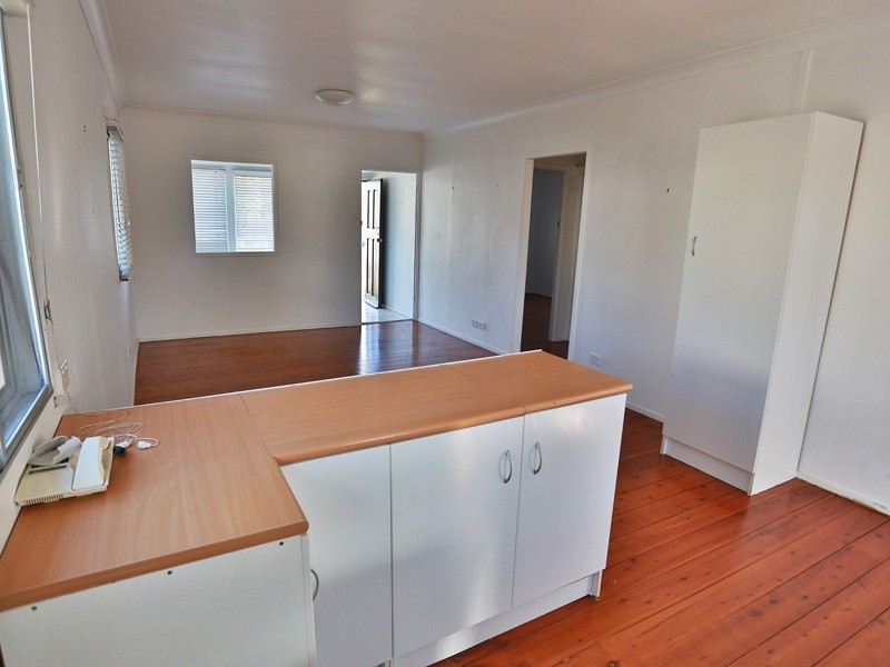 32 Eleventh Avenue, Brighton QLD 4017