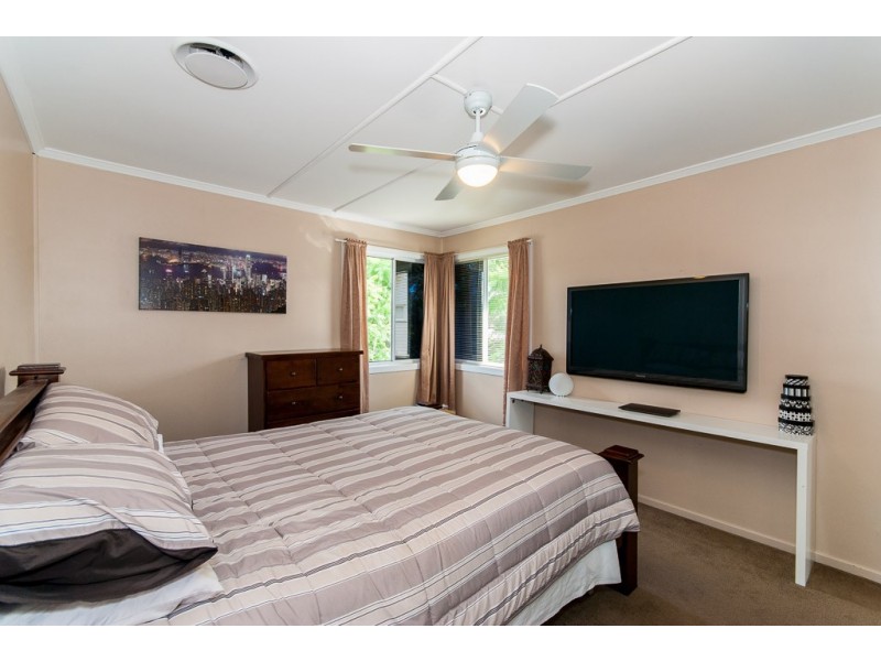 124 Landsboro Avenue, Boondall QLD 4034