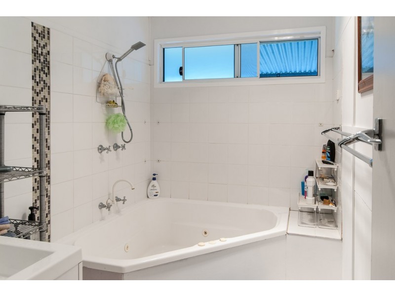 124 Landsboro Avenue, Boondall QLD 4034