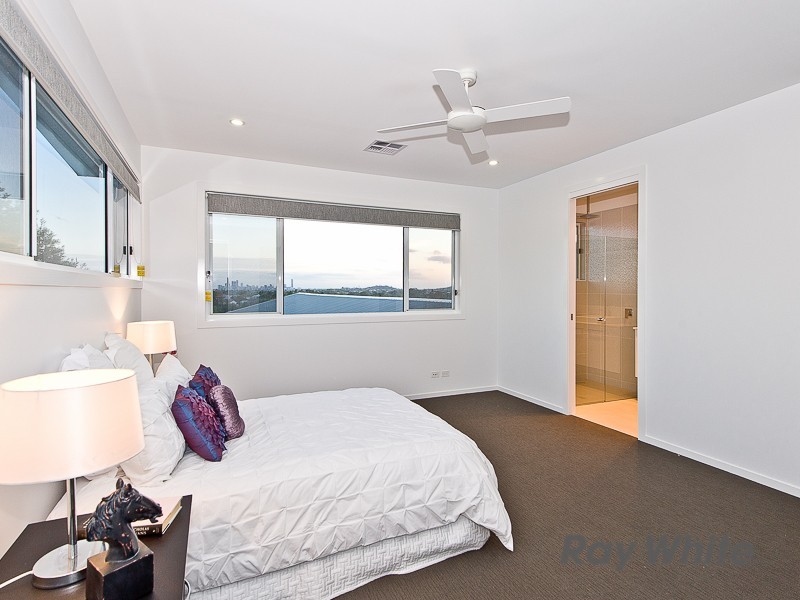 242 Edinburgh Castle Road, Wavell Heights QLD 4012
