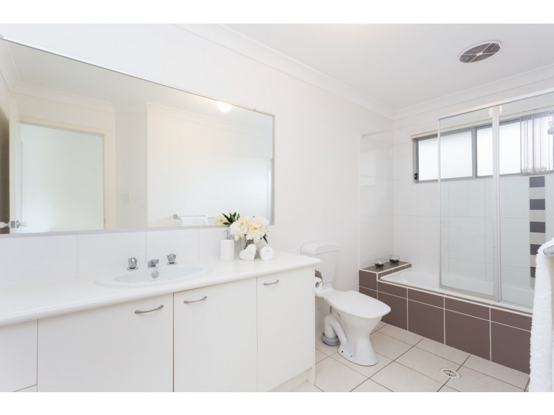 17/6 Myrtle Crescent, Bridgeman Downs QLD 4035
