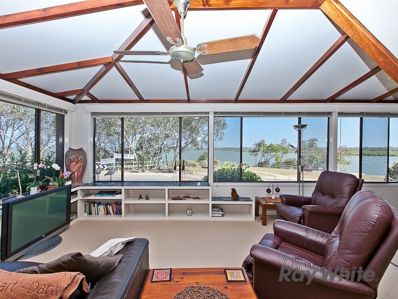 98 Shorncliffe Parade, Shorncliffe QLD 4017