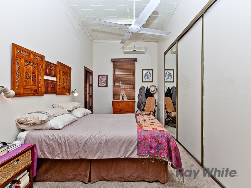 98 Shorncliffe Parade, Shorncliffe QLD 4017