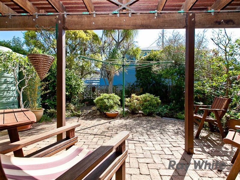 98 Shorncliffe Parade, Shorncliffe QLD 4017