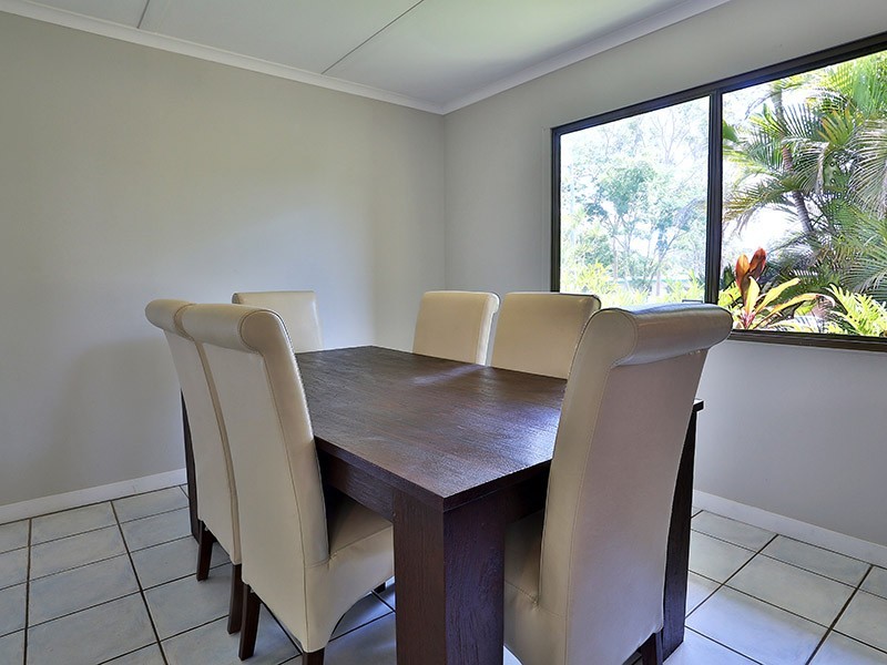 1 Lindfield Drive, Petrie QLD 4502