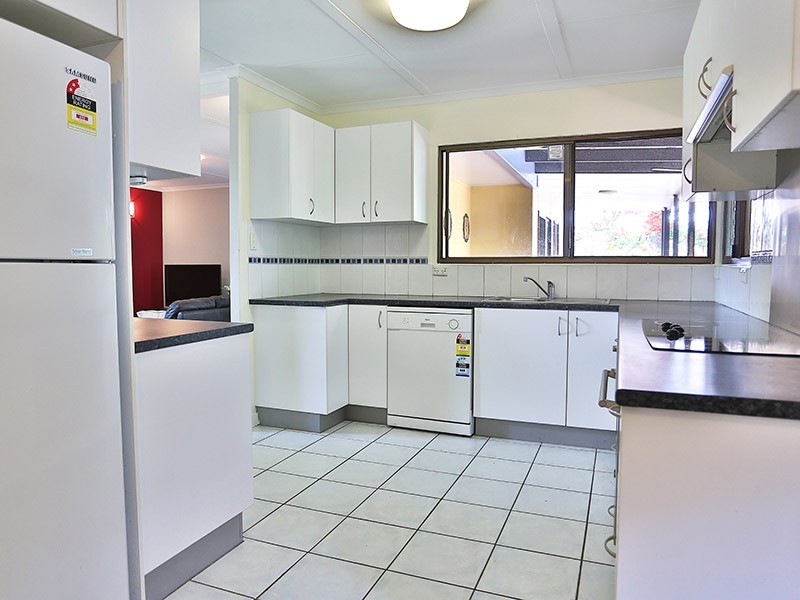 1 Lindfield Drive, Petrie QLD 4502