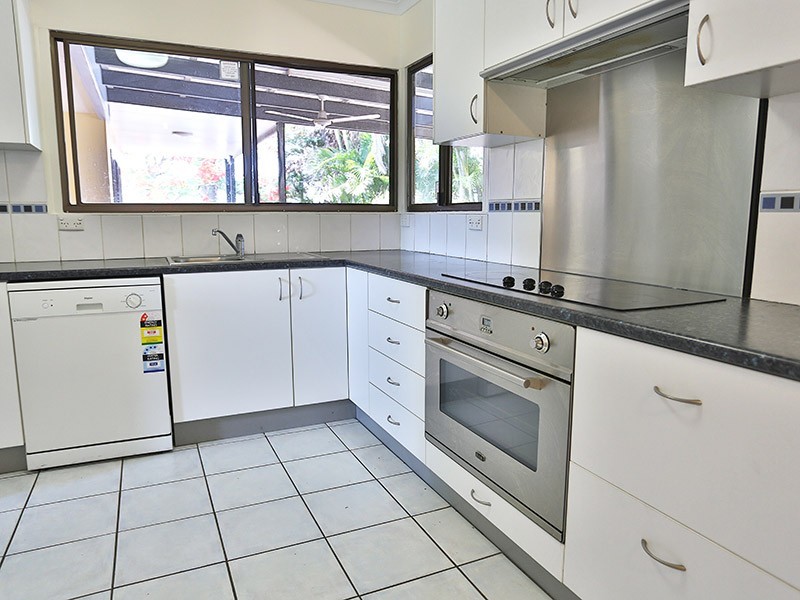 1 Lindfield Drive, Petrie QLD 4502