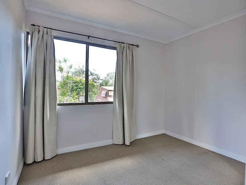 1 Lindfield Drive, Petrie QLD 4502