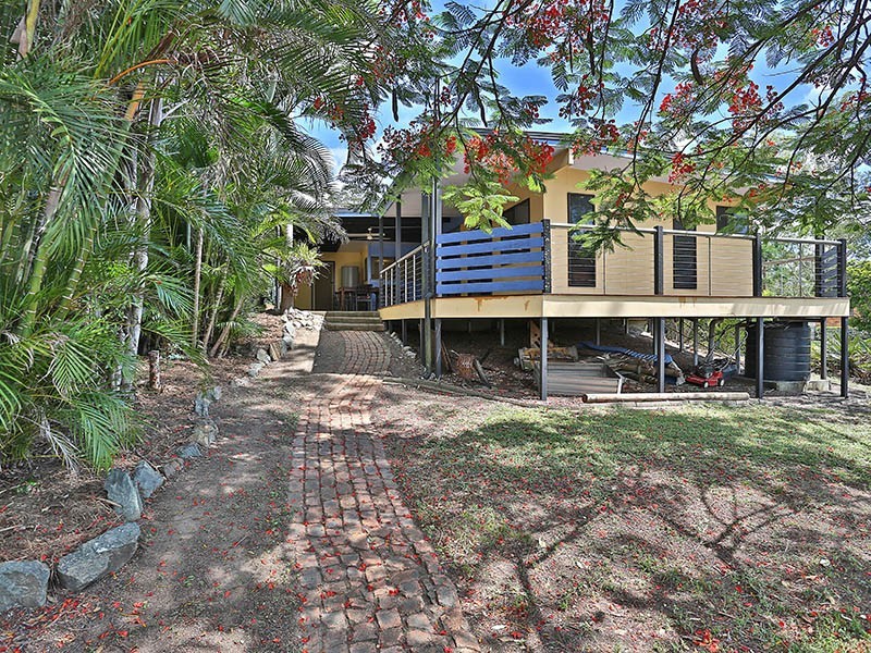 1 Lindfield Drive, Petrie QLD 4502