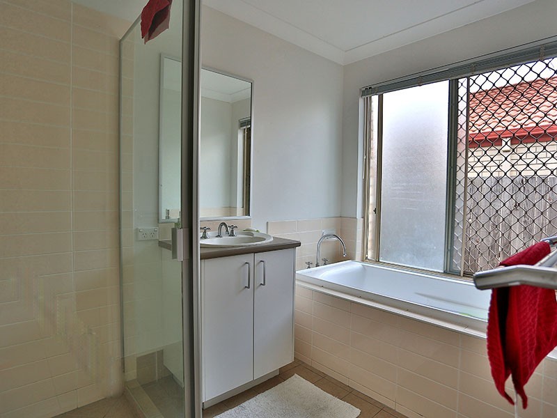 33 Griffen Place, Crestmead QLD 4132