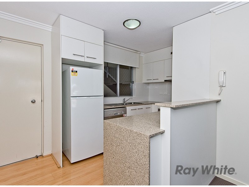 2/219 Tufnell Road, Banyo QLD 4014