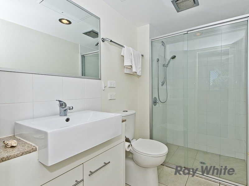 2/219 Tufnell Road, Banyo QLD 4014