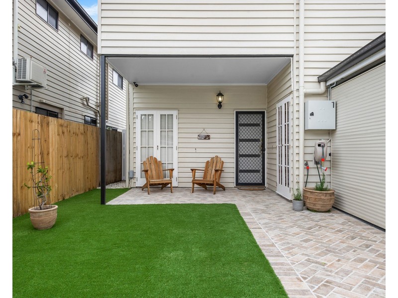 25 Junior Terrace, Northgate QLD 4013