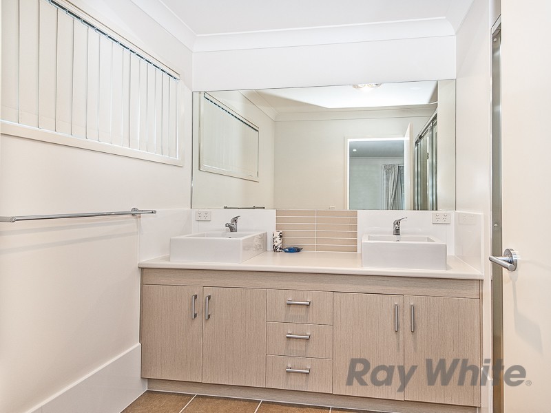 22 Almond Street, Northgate QLD 4013