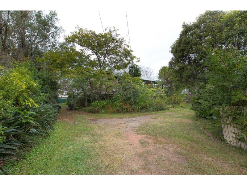 77 Baskerville Street, Brighton QLD 4017