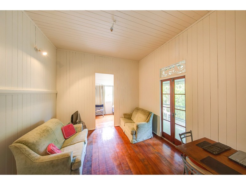 77 Baskerville Street, Brighton QLD 4017