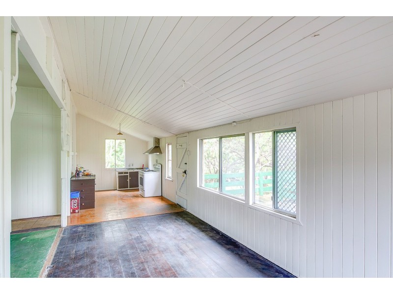 77 Baskerville Street, Brighton QLD 4017