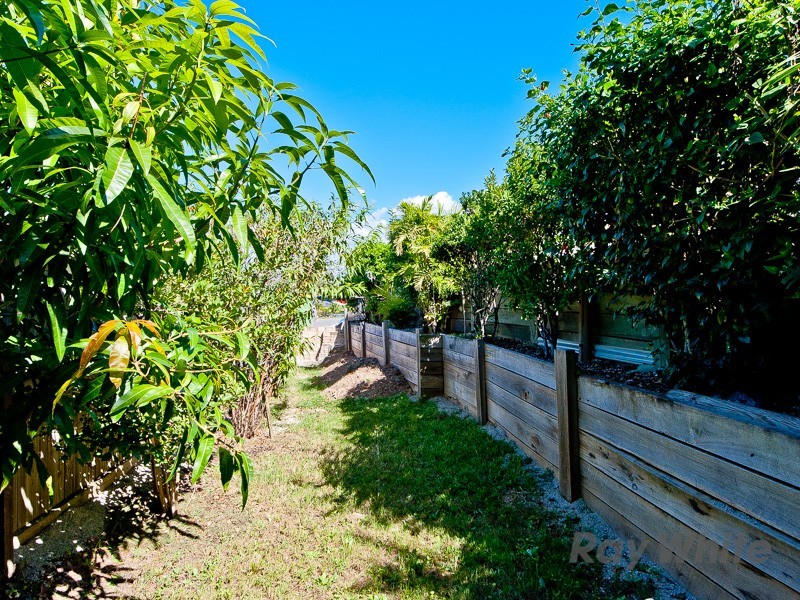 32 Water Street, Kallangur QLD 4503