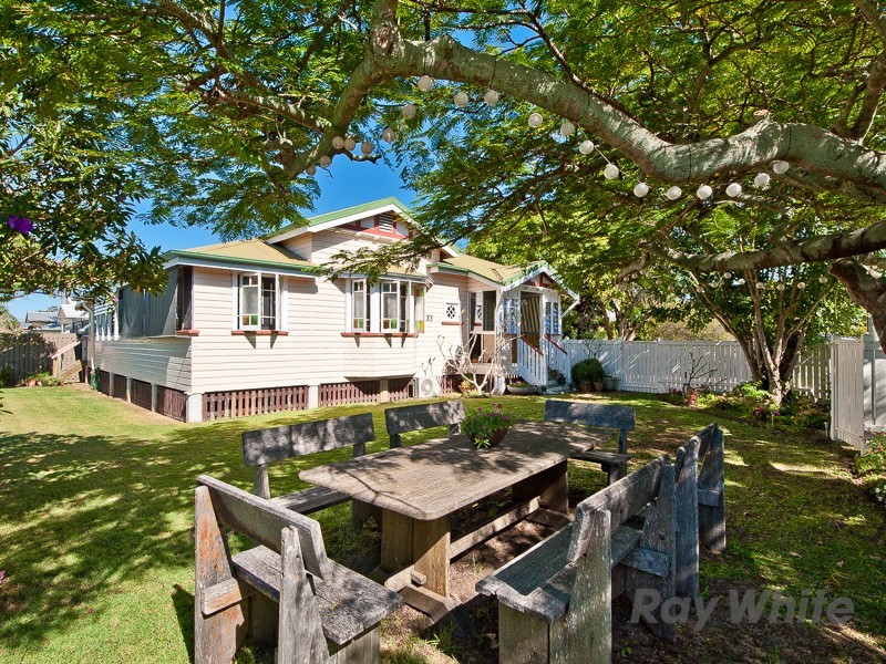 33 Paul Street, Sandgate QLD 4017