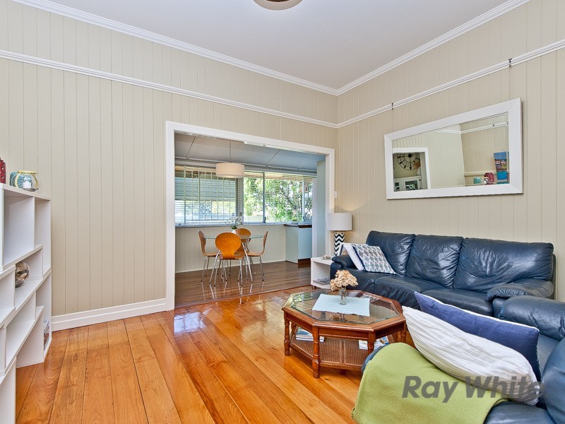 33 Paul Street, Sandgate QLD 4017