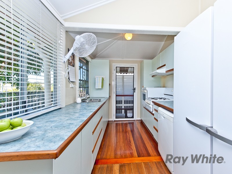 33 Paul Street, Sandgate QLD 4017