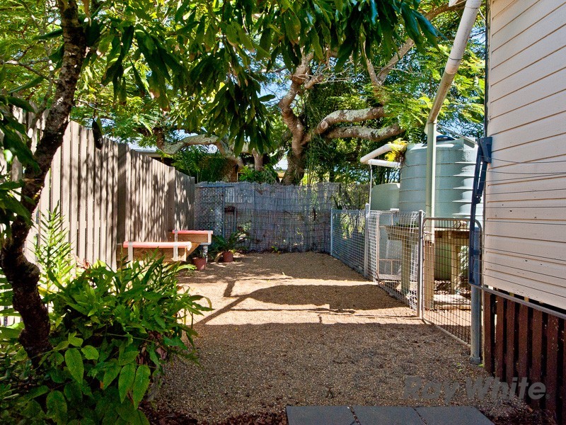 33 Paul Street, Sandgate QLD 4017