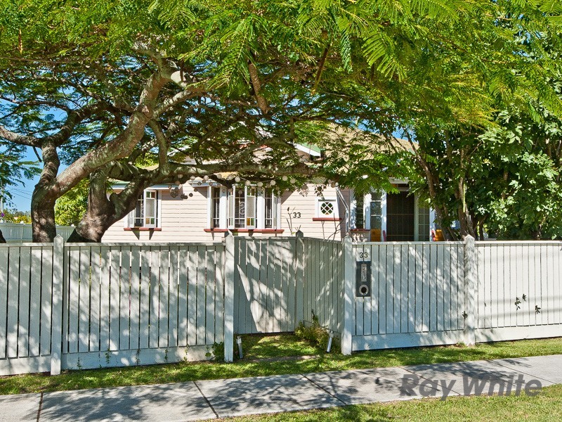 33 Paul Street, Sandgate QLD 4017