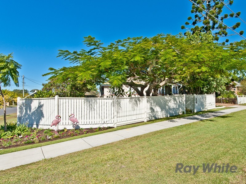 33 Paul Street, Sandgate QLD 4017