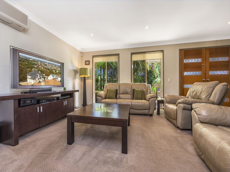 3 Phoenix Court, Eatons Hill QLD 4037