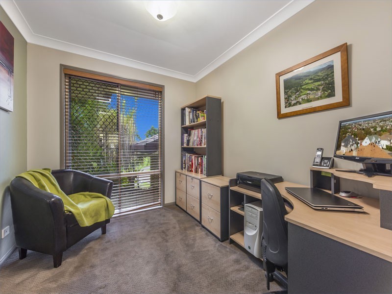3 Phoenix Court, Eatons Hill QLD 4037