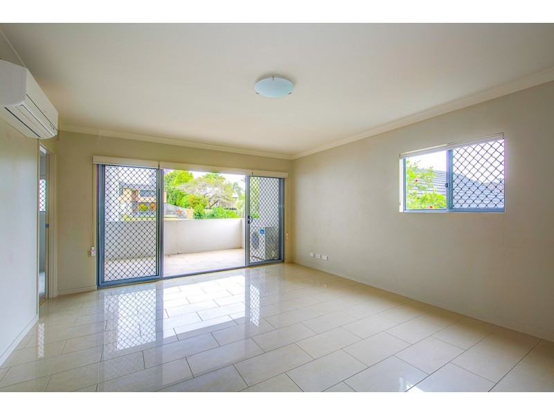 2/703 Hamilton Road, Chermside West QLD 4032