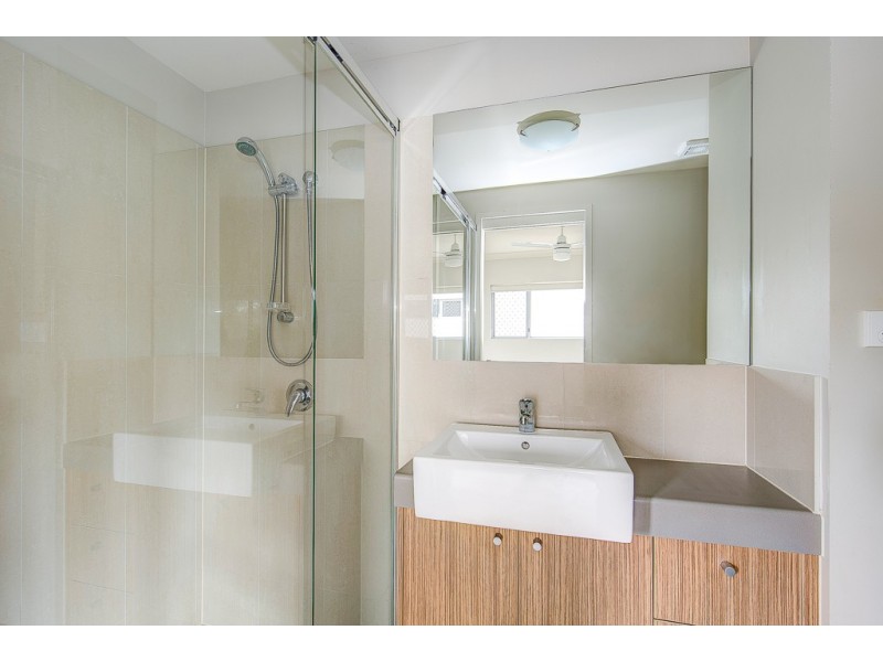 2/703 Hamilton Road, Chermside West QLD 4032